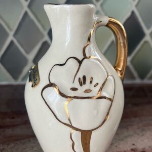 Vintage Elegant Cream and Gold Floral Vase